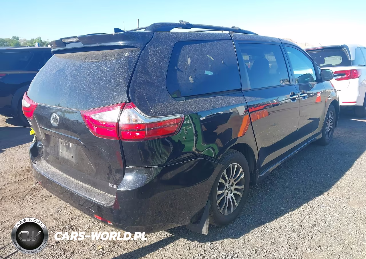 2019 Toyota Sienna Xle 8 Passenger VIN:5TDYZ3DC0KS983776 - 4