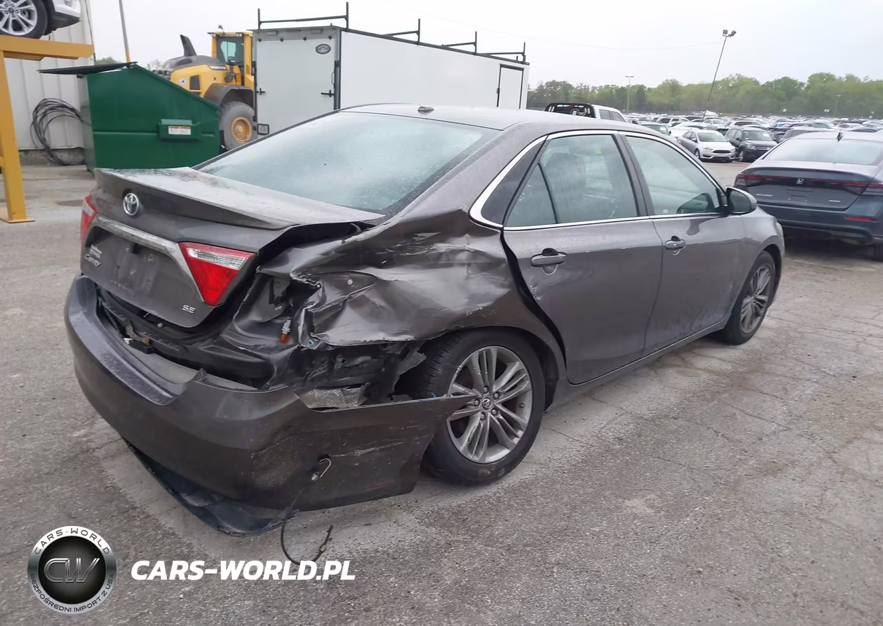 2015 Toyota Camry Se VIN:4T1BF1FK5FU903795 - 4