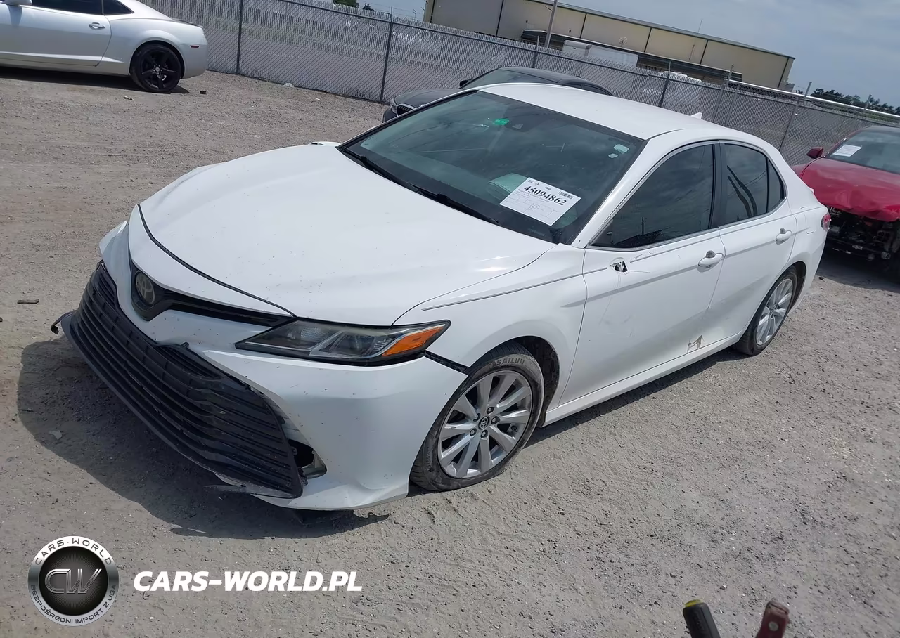 2019 Toyota Camry Le VIN:4T1B11HK7KU286339 - 2
