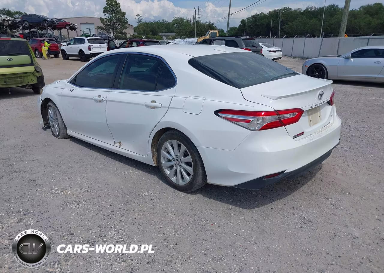 2019 Toyota Camry Le VIN:4T1B11HK7KU286339 - 3
