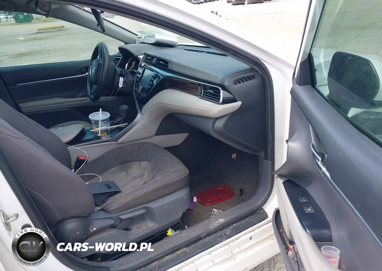 2019 Toyota Camry Le VIN:4T1B11HK7KU286339 - 5