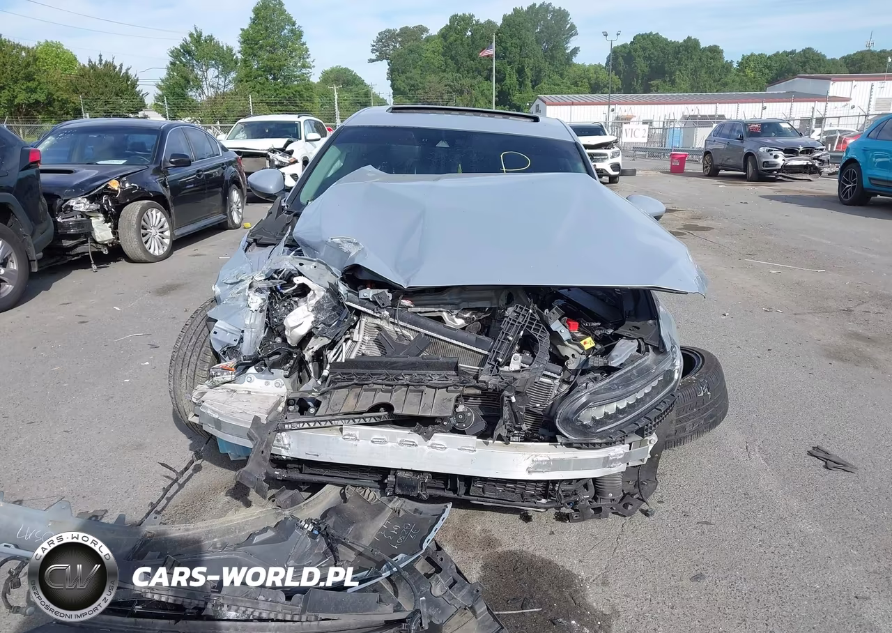 2022 Honda Accord Hybrid Touring VIN:1HGCV3F96NA006779 - 12