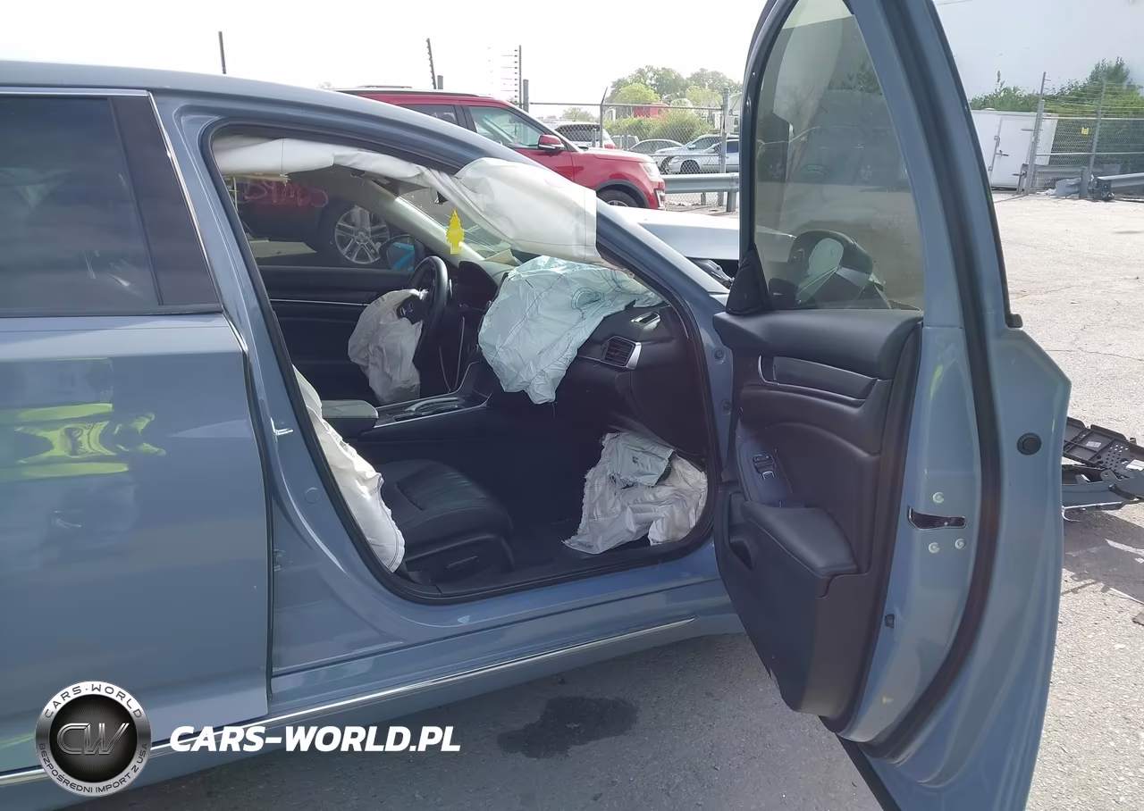 2022 Honda Accord Hybrid Touring VIN:1HGCV3F96NA006779 - 5