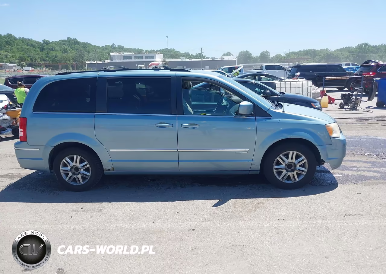 2010 Chrysler Town & Country Touring VIN:2A4RR5DX4AR282615 - 13