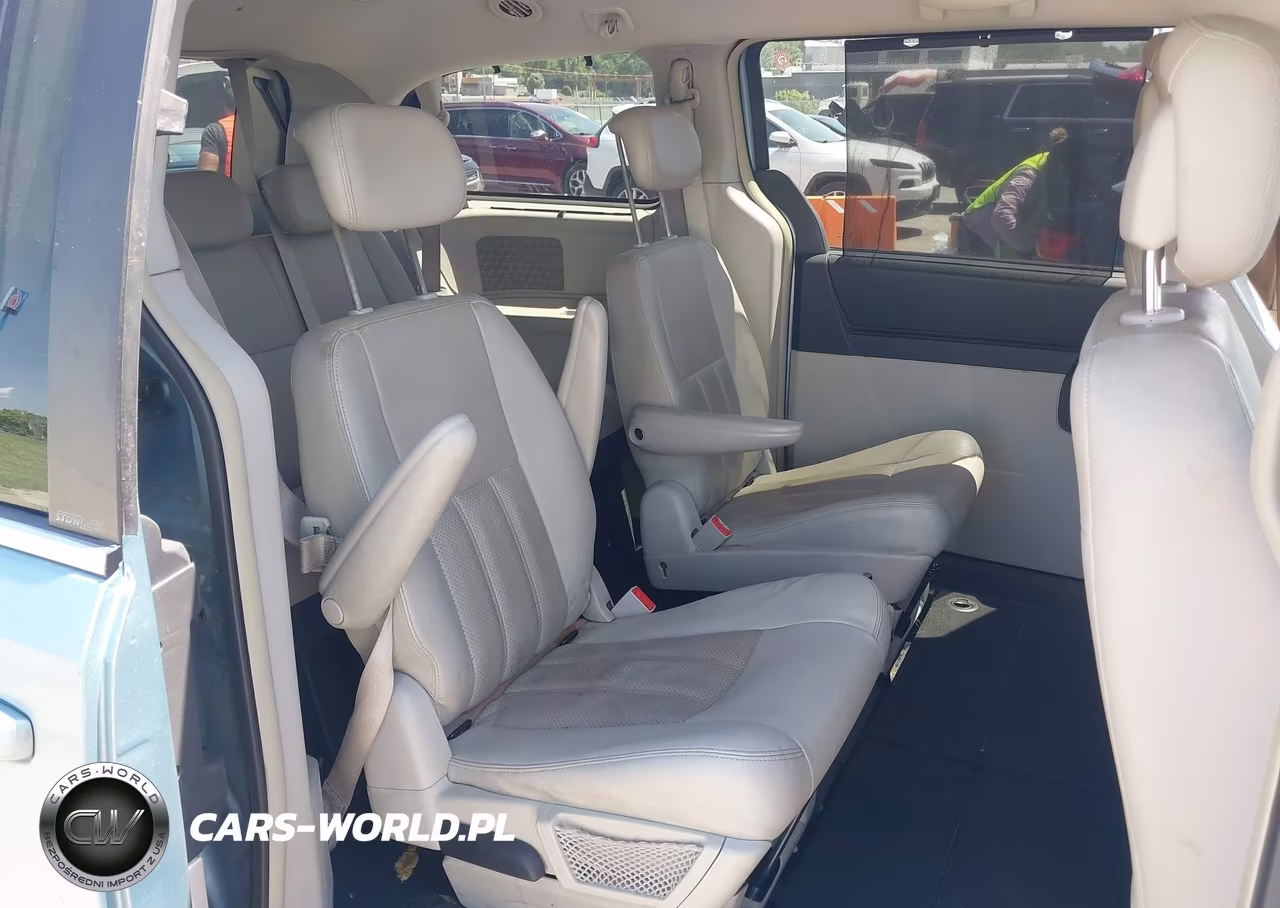 2010 Chrysler Town & Country Touring VIN:2A4RR5DX4AR282615 - 8