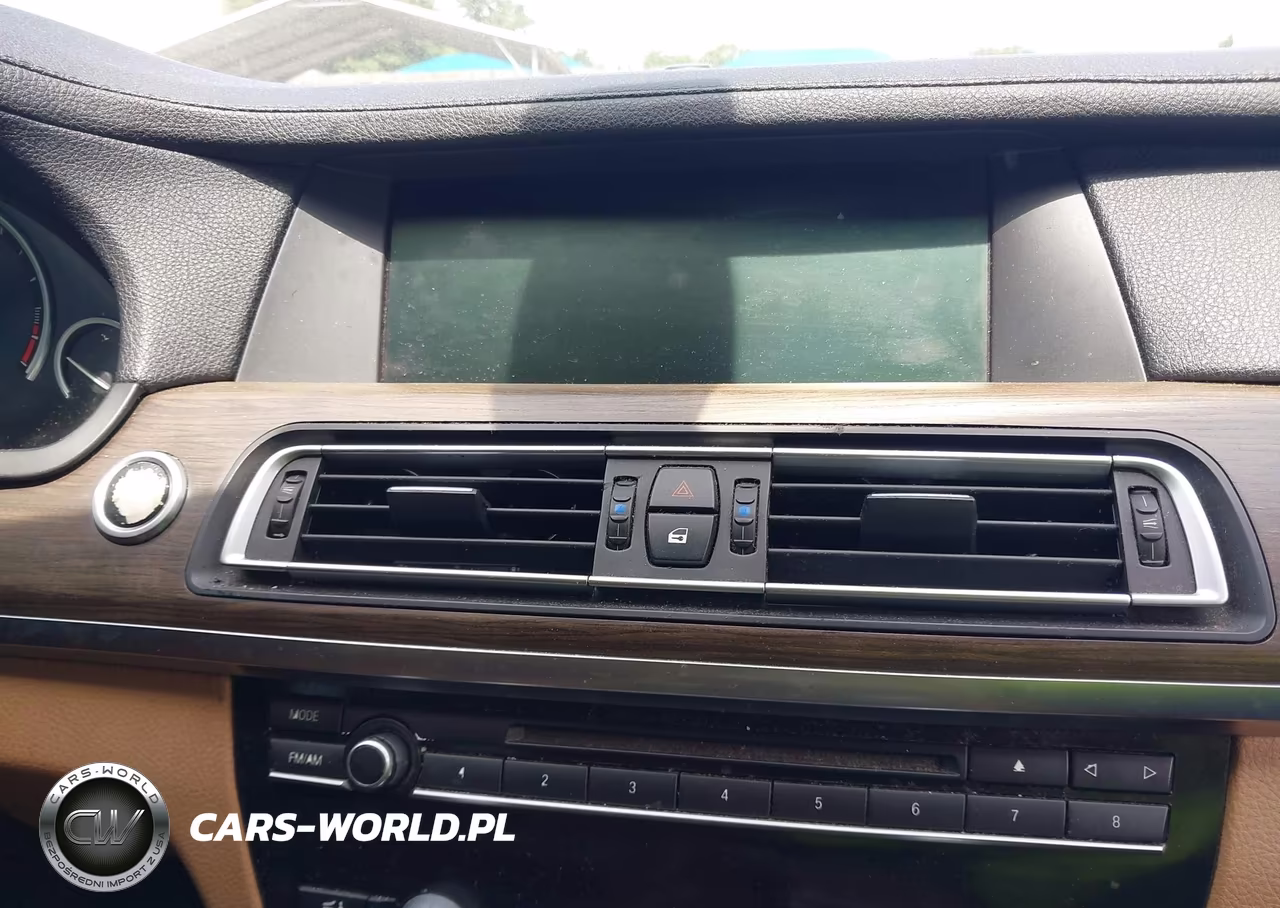 2009 BMW 750Li VIN:WBAKB83559CY59750 - 13