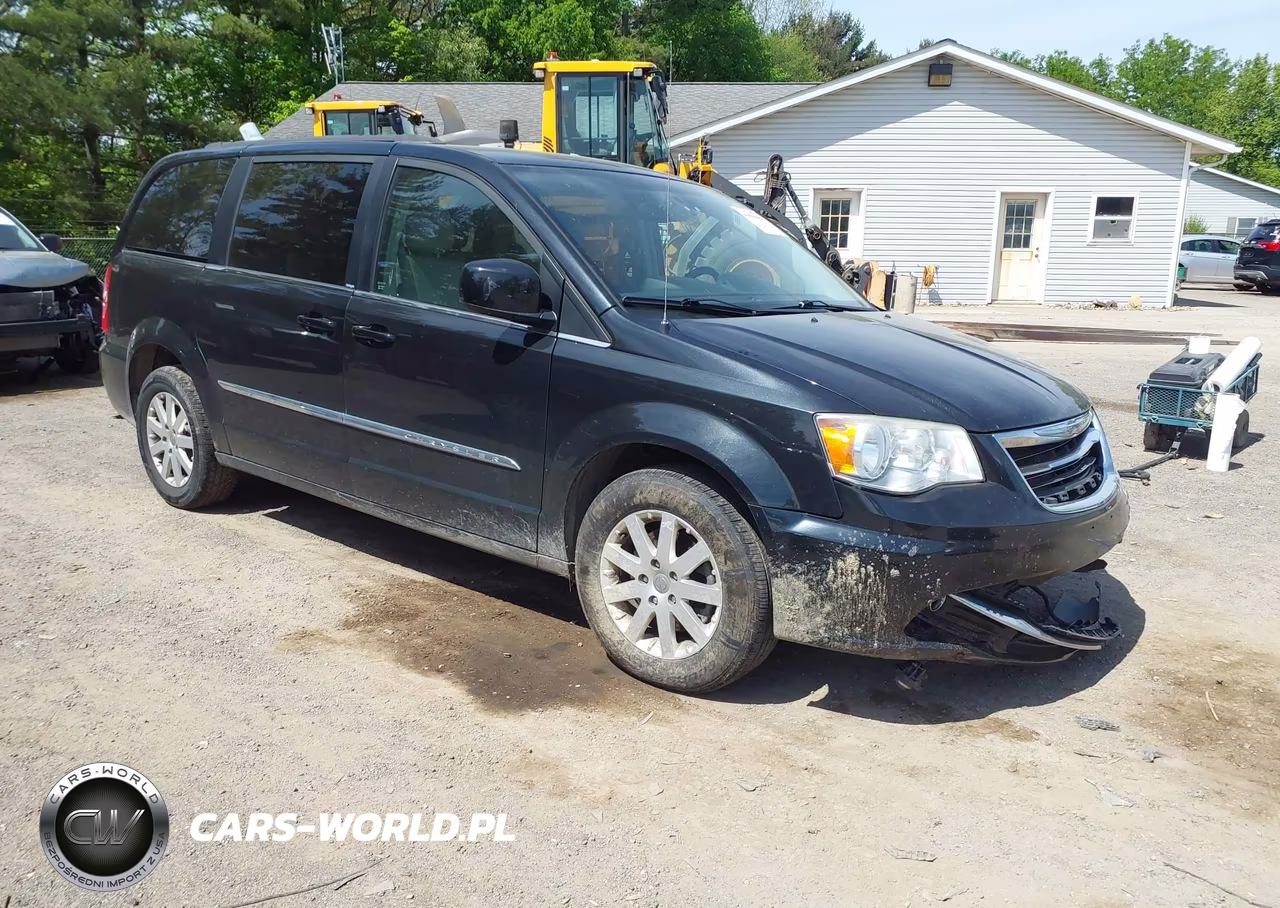 2013 Chrysler Town & Country Touring – zdjęcie 1 z 16
