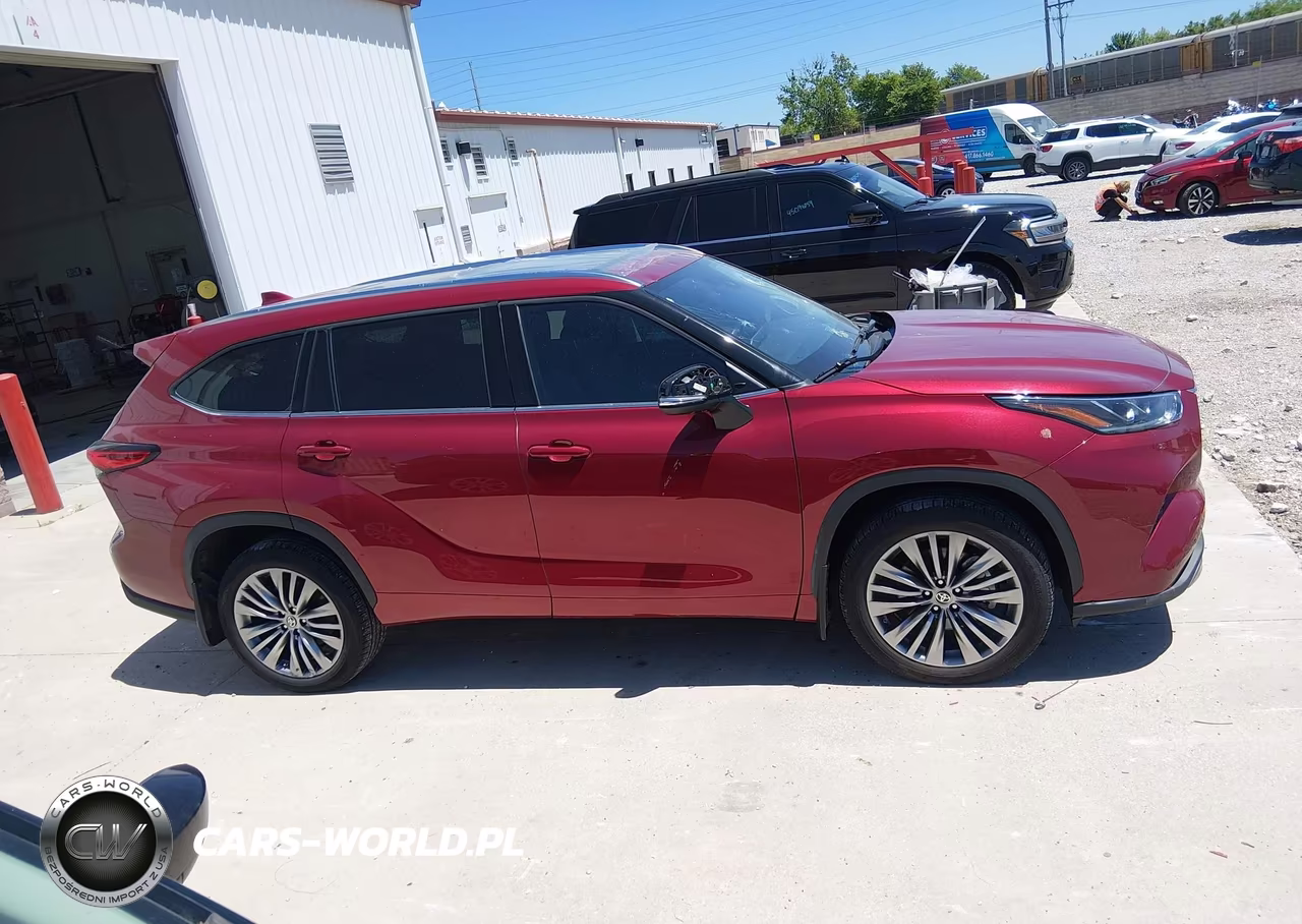 2021 Toyota Highlander Platinum VIN:5TDFZRBH4MS150753 - 13