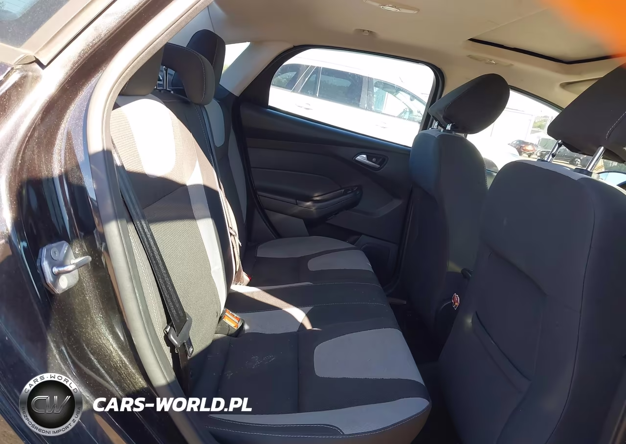 2012 Ford Focus Se VIN:1FAHP3F23CL407392 - 8
