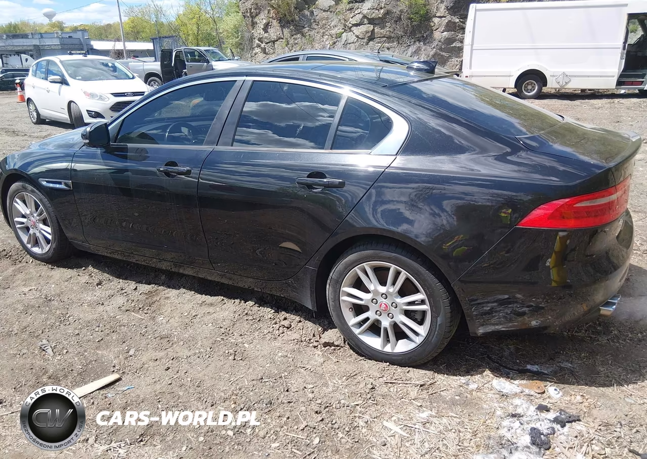 2017 Jaguar Xe 20D Premium VIN:SAJAJ4BN8HA952589 - 3