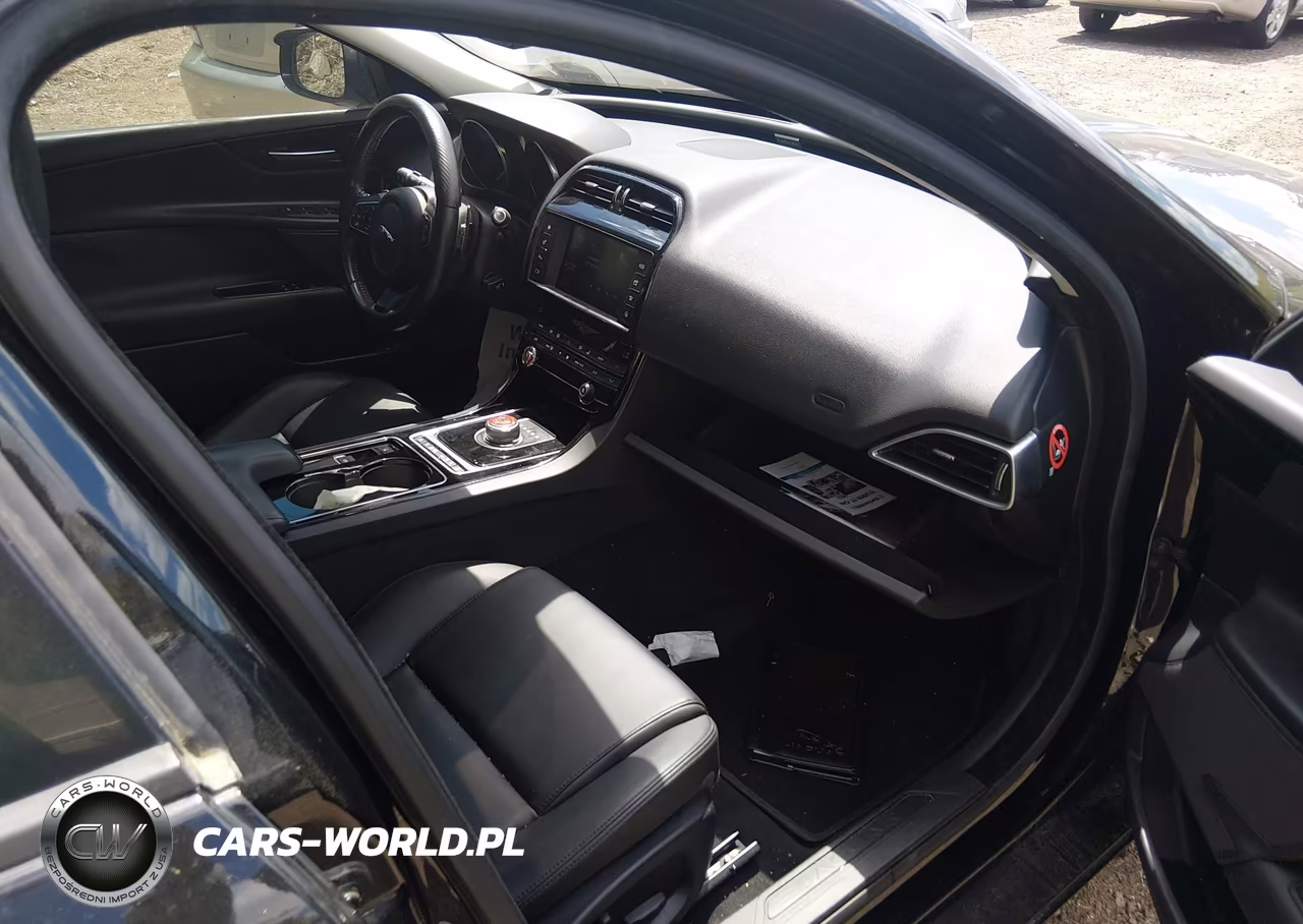 2017 Jaguar Xe 20D Premium VIN:SAJAJ4BN8HA952589 - 5