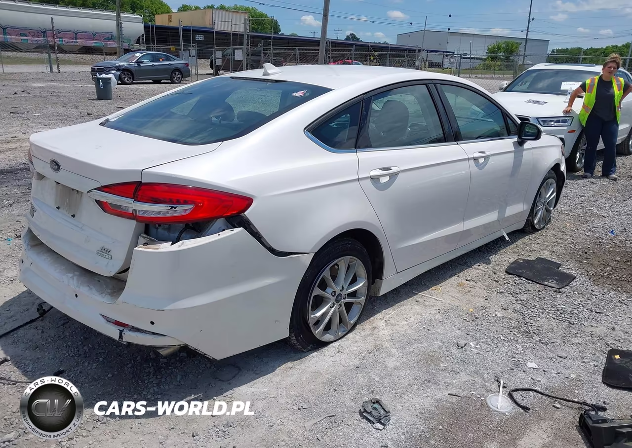 2020 Ford Fusion Se VIN:3FA6P0HDXLR245511 - 4