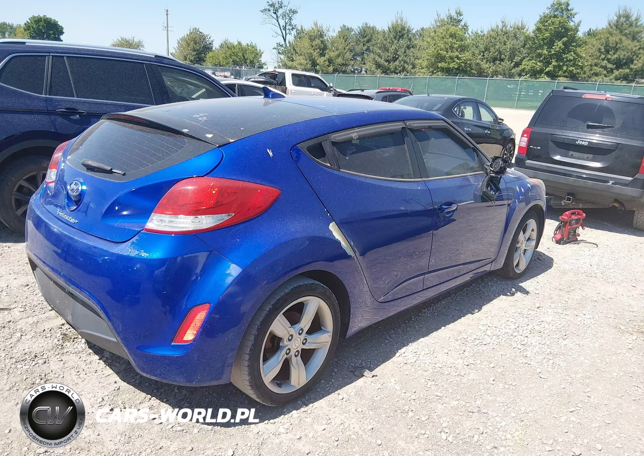 2014 Hyundai Veloster VIN:KMHTC6AD9EU215087 - 4