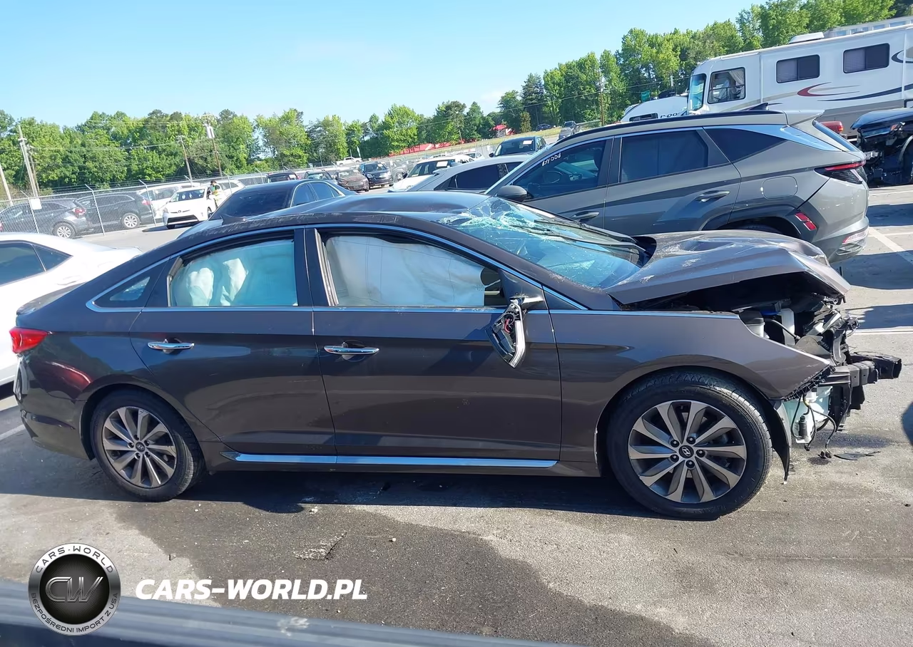 2016 Hyundai Sonata Sport VIN:5NPE34AFXGH345265 - 13