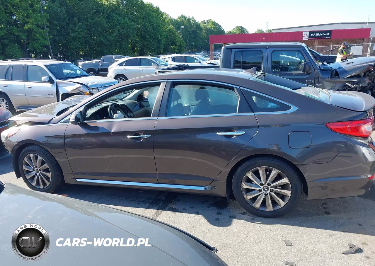2016 Hyundai Sonata Sport VIN:5NPE34AFXGH345265 - 14