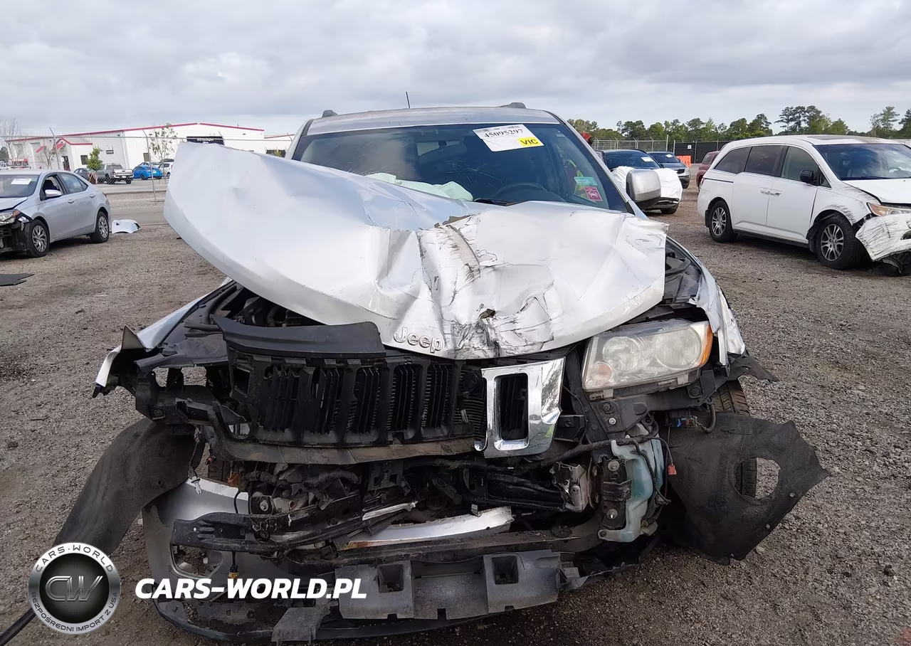 2011 Jeep Grand Cherokee Laredo VIN:1J4RR4GG6BC705419 - 13