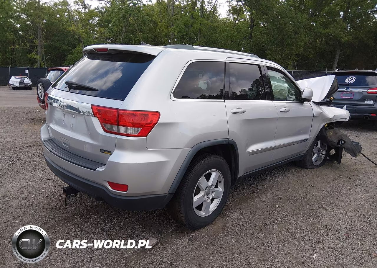 2011 Jeep Grand Cherokee Laredo VIN:1J4RR4GG6BC705419 - 4