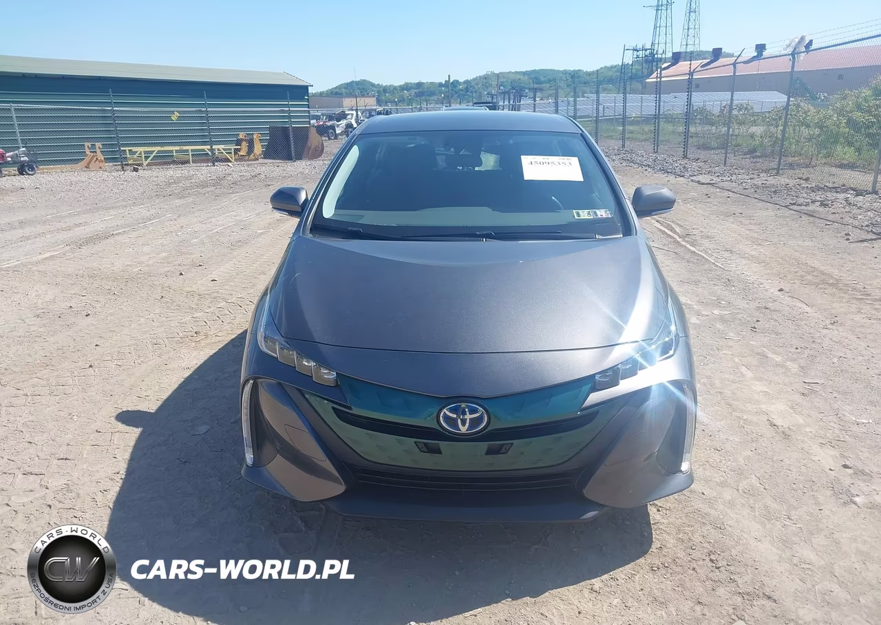 2018 Toyota Prius Prime Plus VIN:JTDKARFP2J3076155 - 13