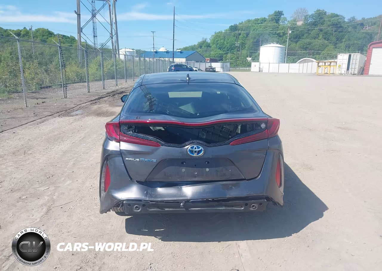 2018 Toyota Prius Prime Plus VIN:JTDKARFP2J3076155 - 17