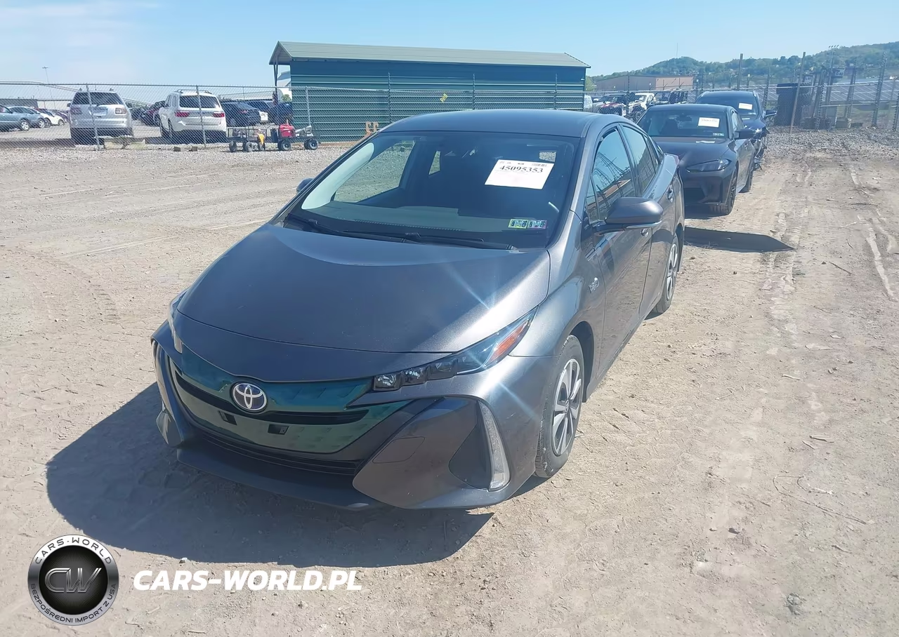 2018 Toyota Prius Prime Plus VIN:JTDKARFP2J3076155 - 2