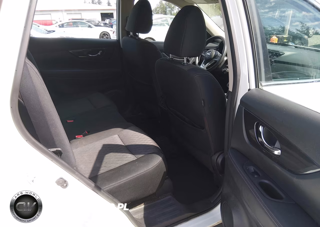 2017 Nissan Rogue S VIN:KNMAT2MV7HP526559 - 18