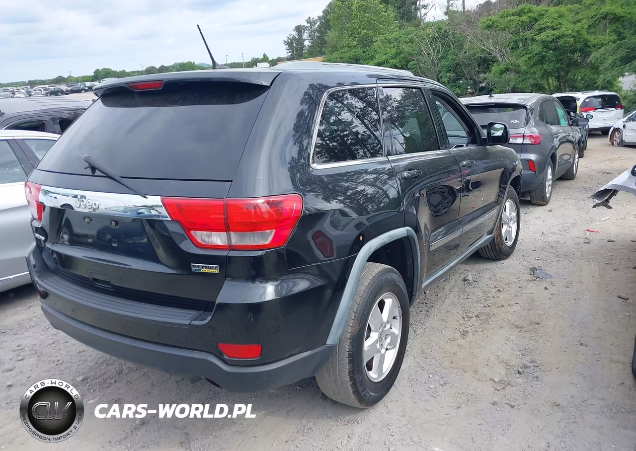 2011 Jeep Grand Cherokee Laredo VIN:1J4RS4GG1BC588224 - 4