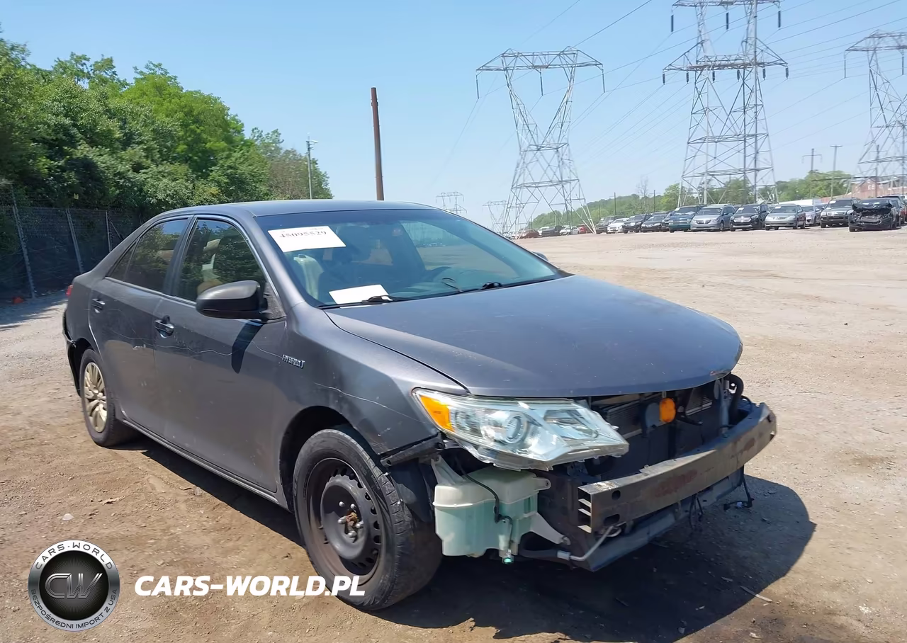 2014 Toyota Camry Hybrid Le
