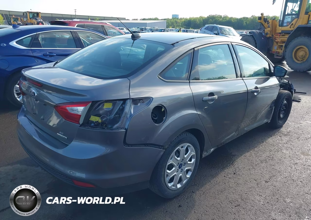 2012 Ford Focus Se VIN:1FAHP3F24CL474454 - 4