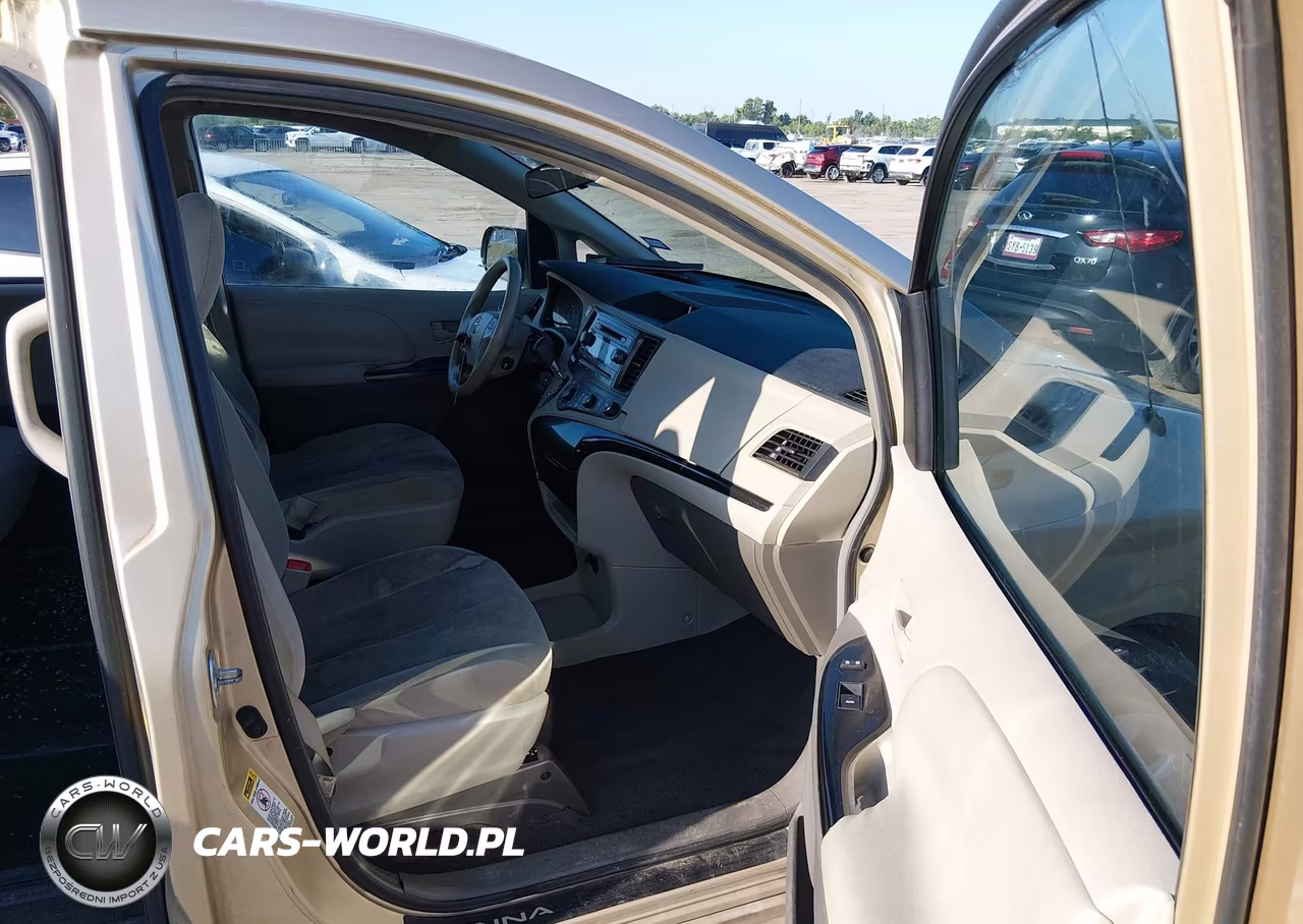 2011 Toyota Sienna VIN:5TDKA3DC6BS003657 - 5