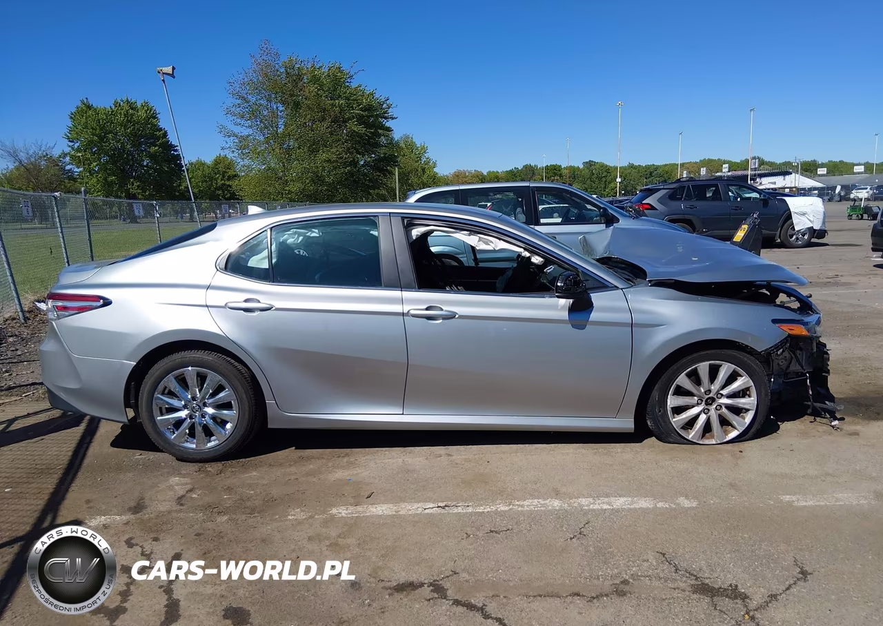 2019 Toyota Camry Le VIN:4T1B11HK7KU169568 - 13