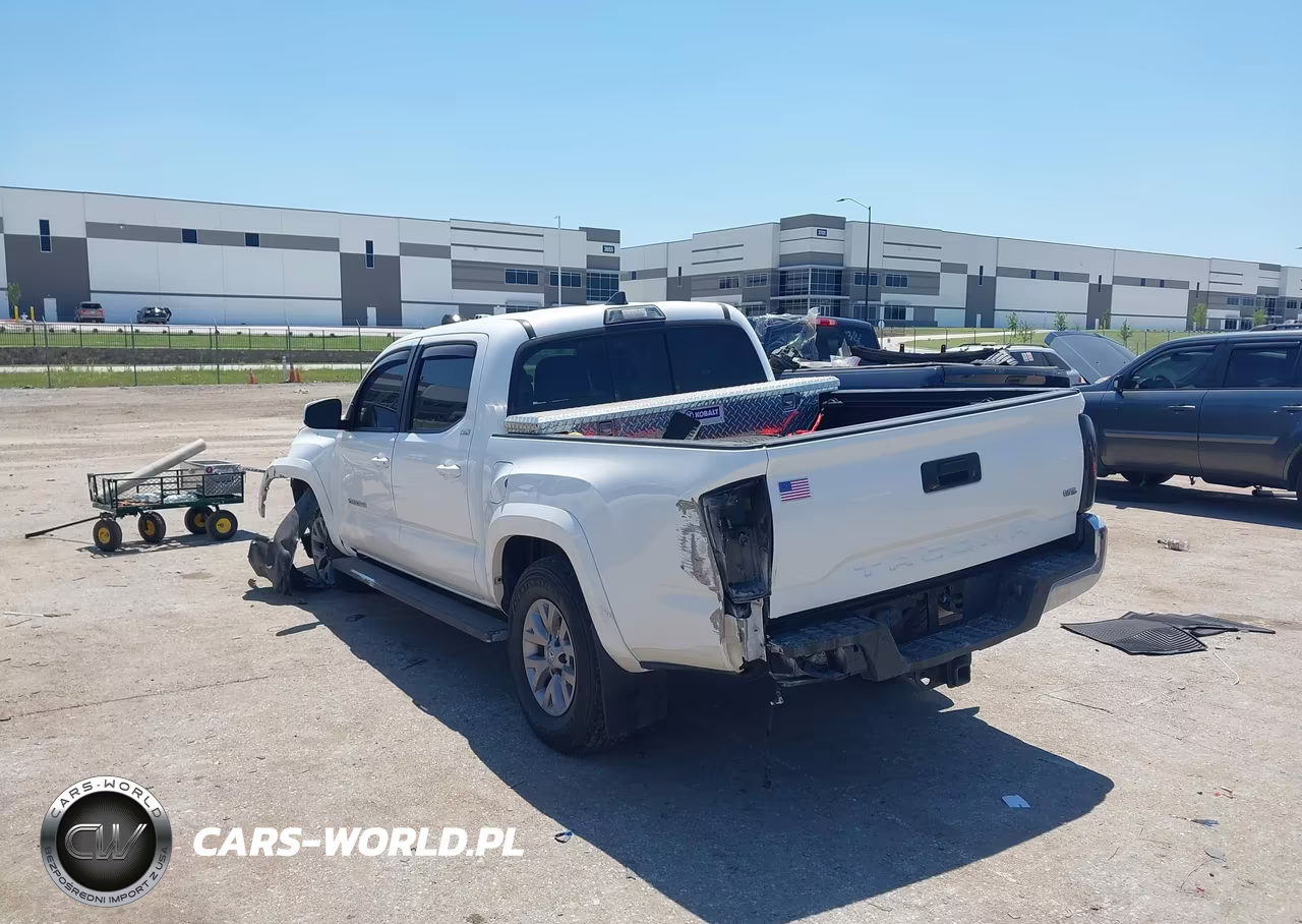 2017 Toyota Tacoma Sr5 V6 VIN:5TFAZ5CN2HX051582 - 3