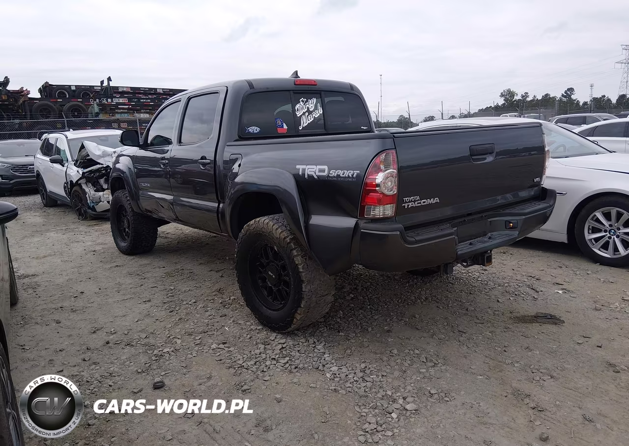 2015 Toyota Tacoma Base V6 VIN:5TFLU4EN7FX120696 - 3