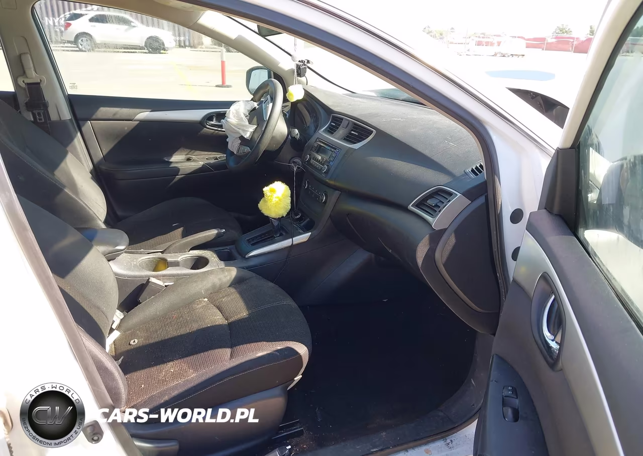2017 Nissan Sentra S VIN:3N1AB7AP7HY324571 - 5
