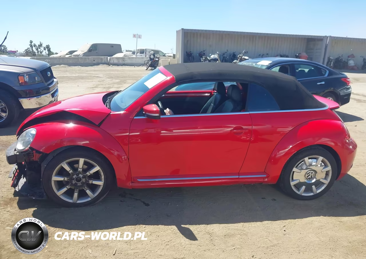2013 Volkswagen Beetle 2.5L VIN:3VW5P7AT1DM816542 - 15