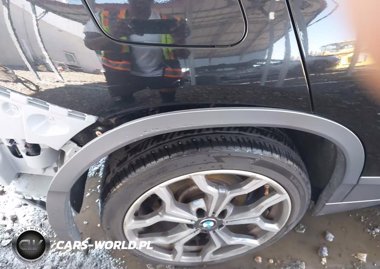 2018 BMW X2 xDrive28I VIN:WBXYJ5C37JEF73832 - 18