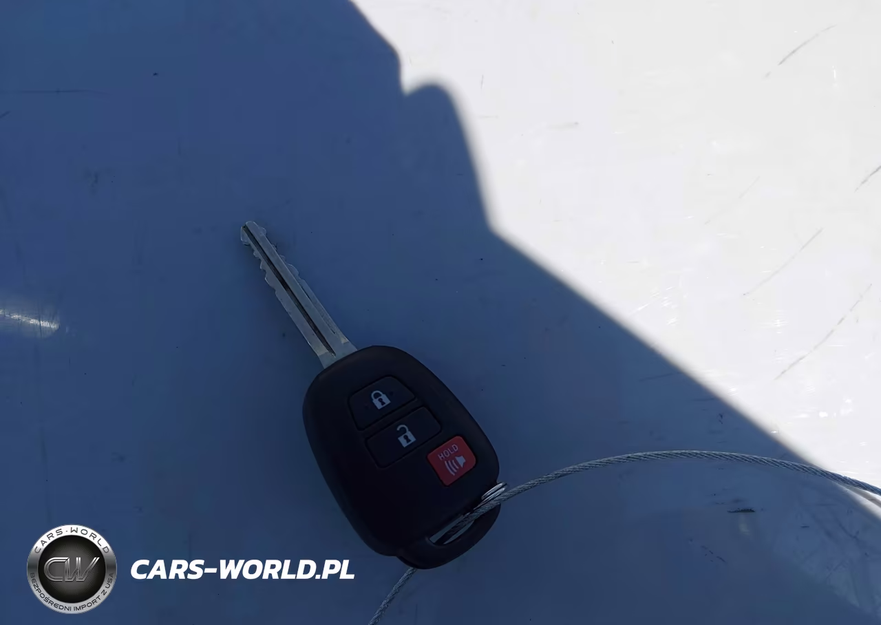 2018 Toyota Prius C One VIN:JTDKDTB34J1613756 - 11