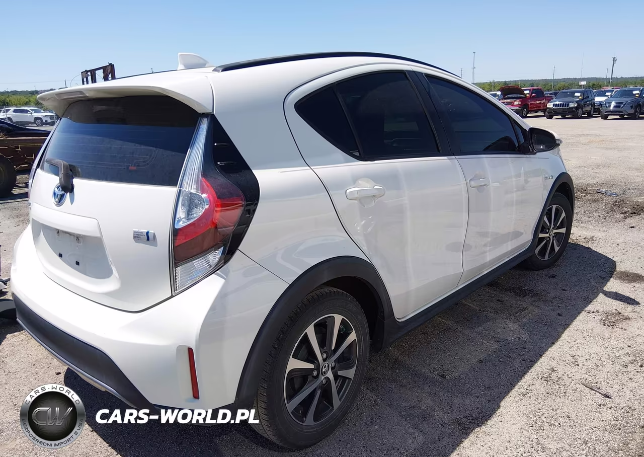 2018 Toyota Prius C One VIN:JTDKDTB34J1613756 - 14