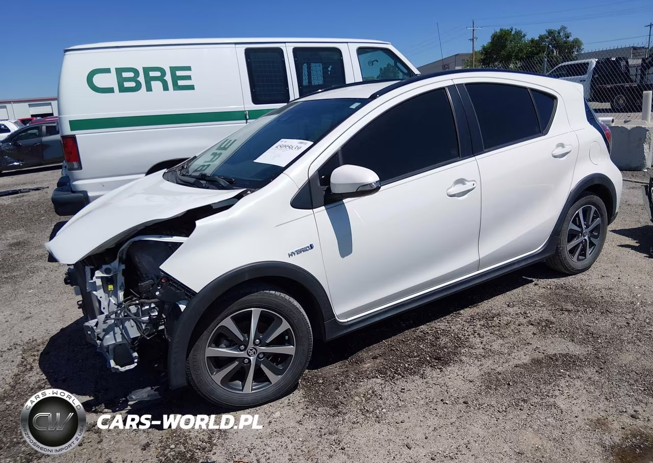 2018 Toyota Prius C One VIN:JTDKDTB34J1613756 - 2