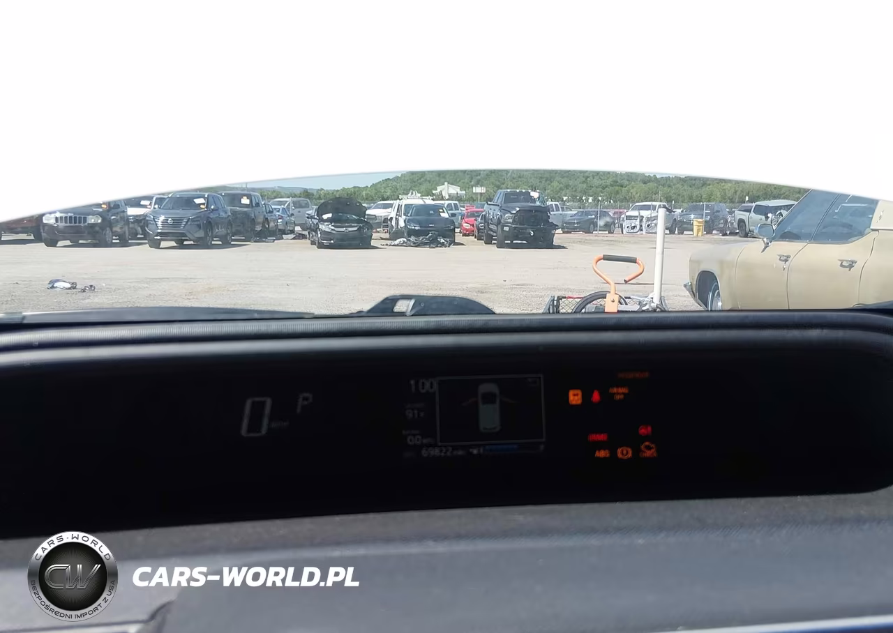2018 Toyota Prius C One VIN:JTDKDTB34J1613756 - 7