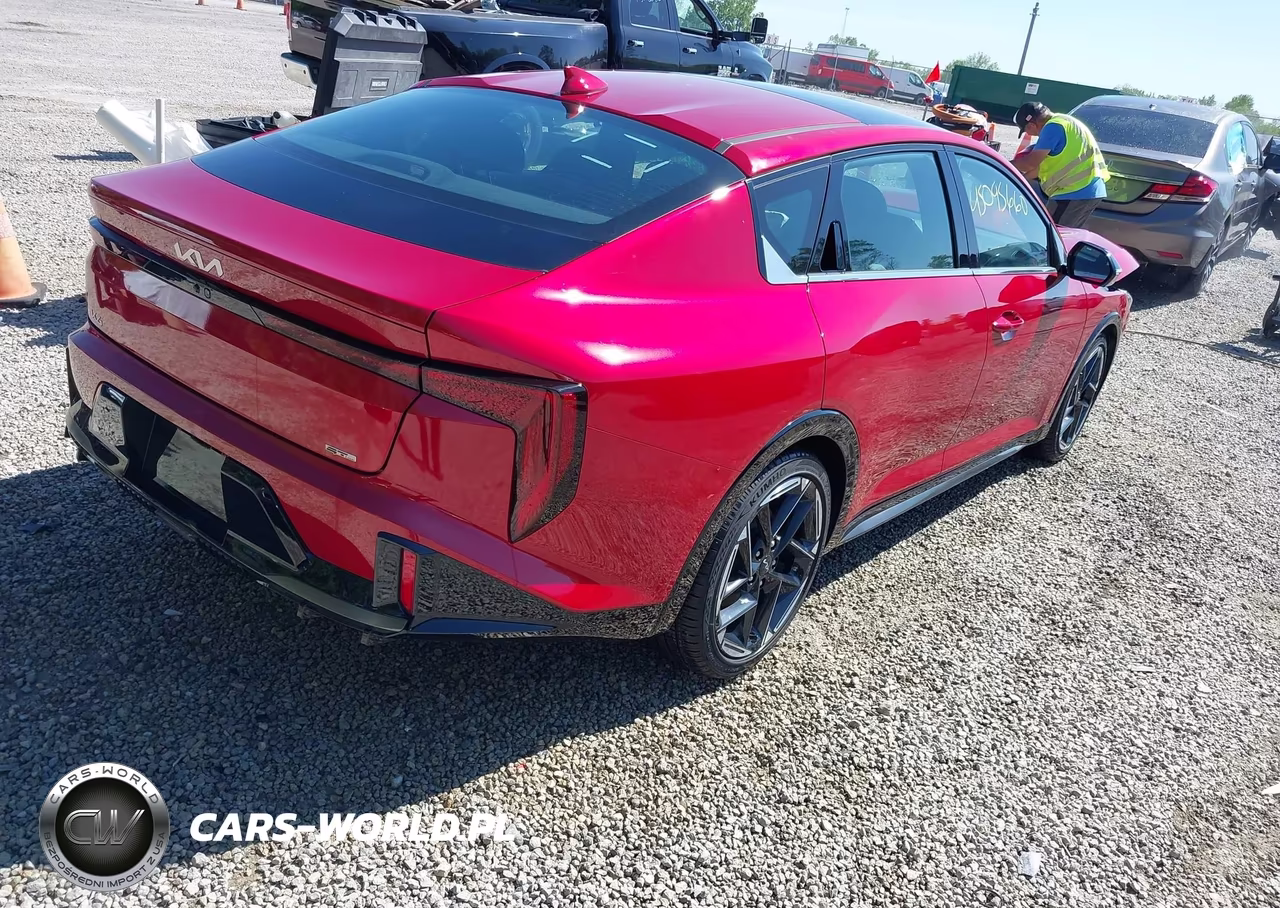 2025 Kia K4 Gt-Line VIN:3KPFW4DE5SE044656 - 4