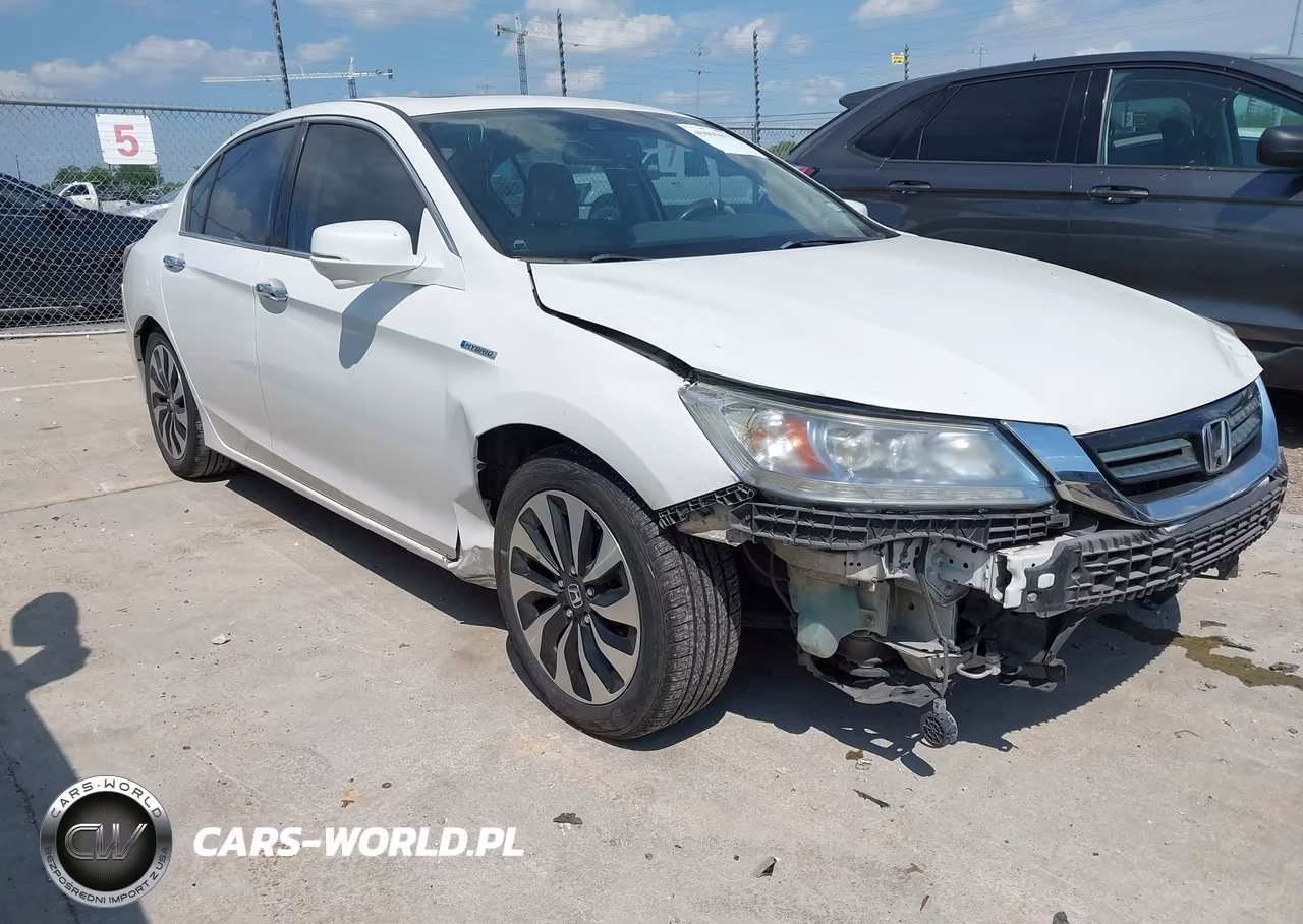 2014 Honda Accord Hybrid Touring – zdjęcie 1 z 17