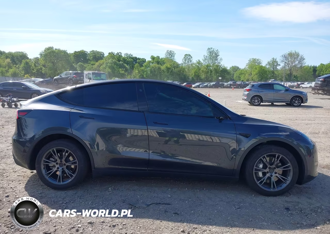 2024 Tesla Model Y Long Range Dual Motor All-Wheel Drive VIN:7SAYGDEE9RA329434 - 13