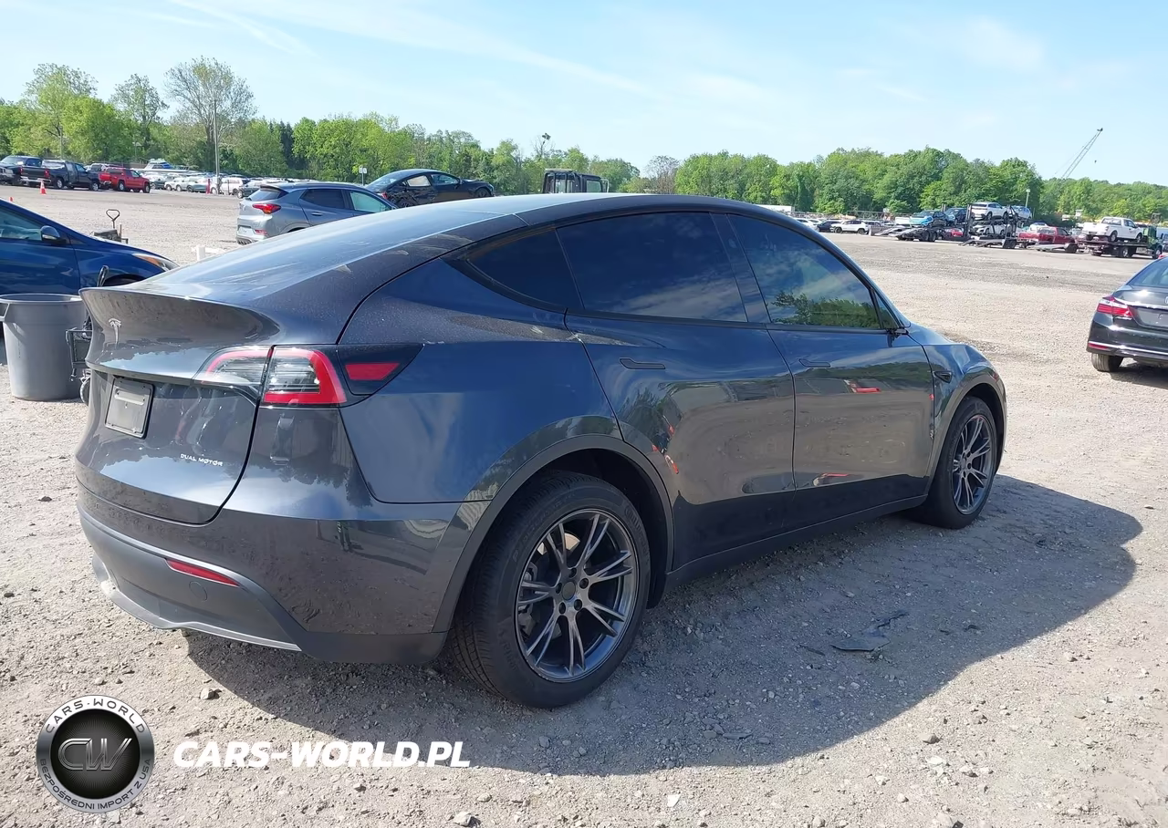 2024 Tesla Model Y Long Range Dual Motor All-Wheel Drive VIN:7SAYGDEE9RA329434 - 4