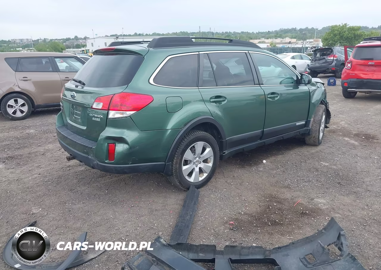 2010 Subaru Outback 2.5I Premium VIN:4S4BRBFC6A1365026 - 4