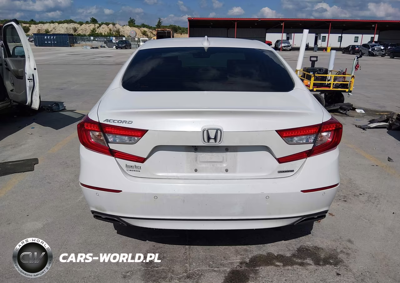 2018 Honda Accord Touring VIN:1HGCV1F92JA161067 - 17