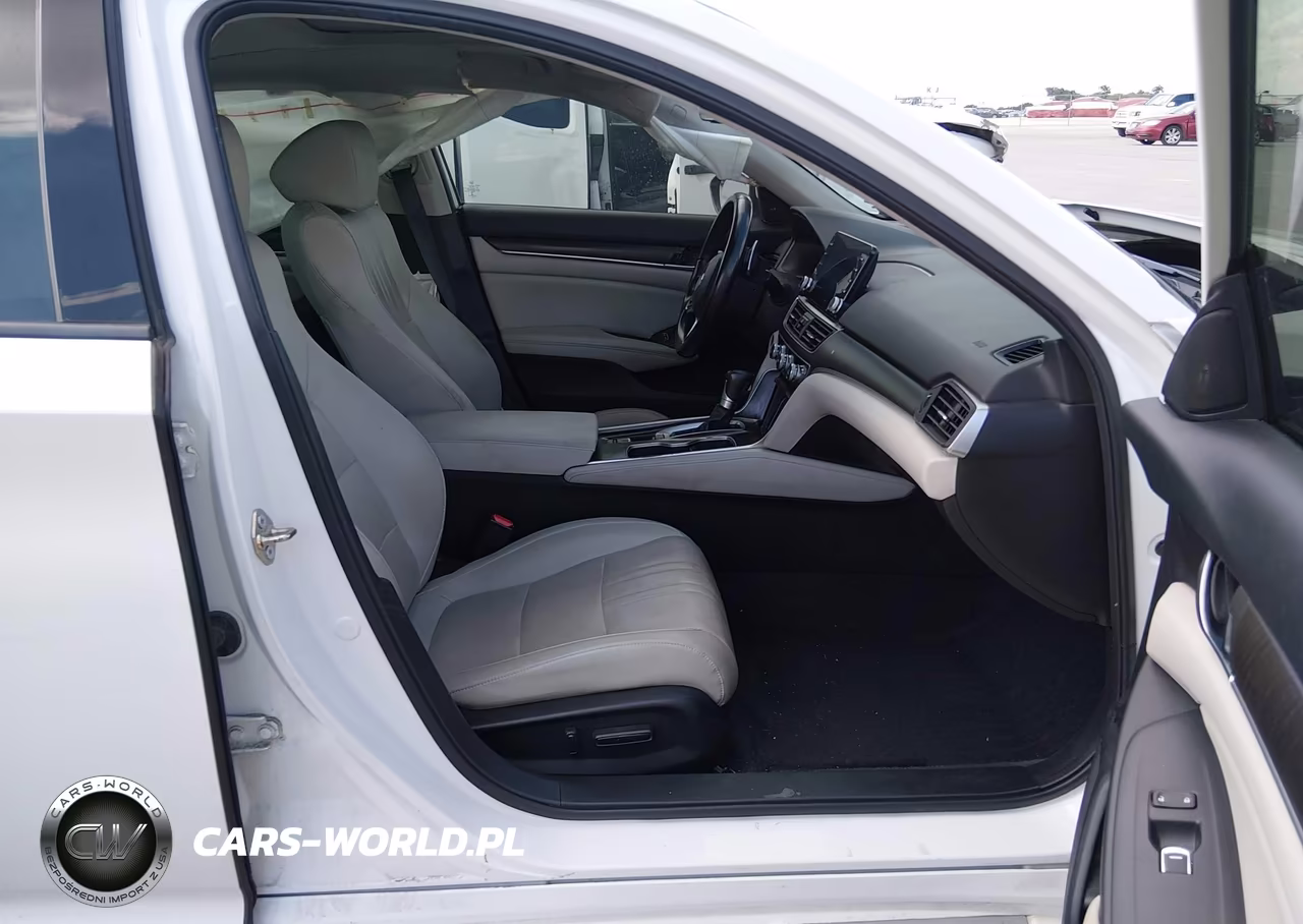 2018 Honda Accord Touring VIN:1HGCV1F92JA161067 - 5