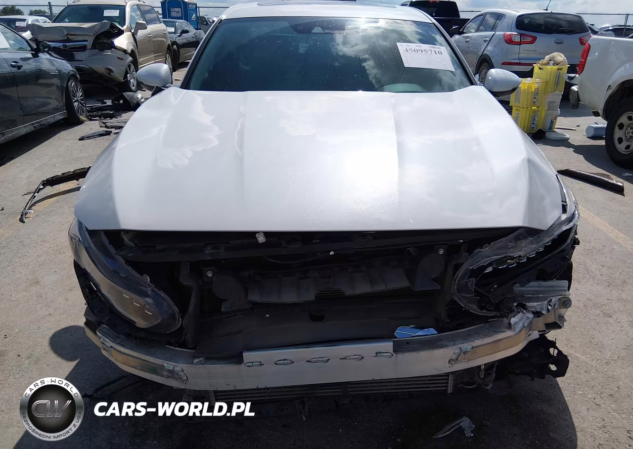 2018 Honda Accord Touring VIN:1HGCV1F92JA161067 - 6