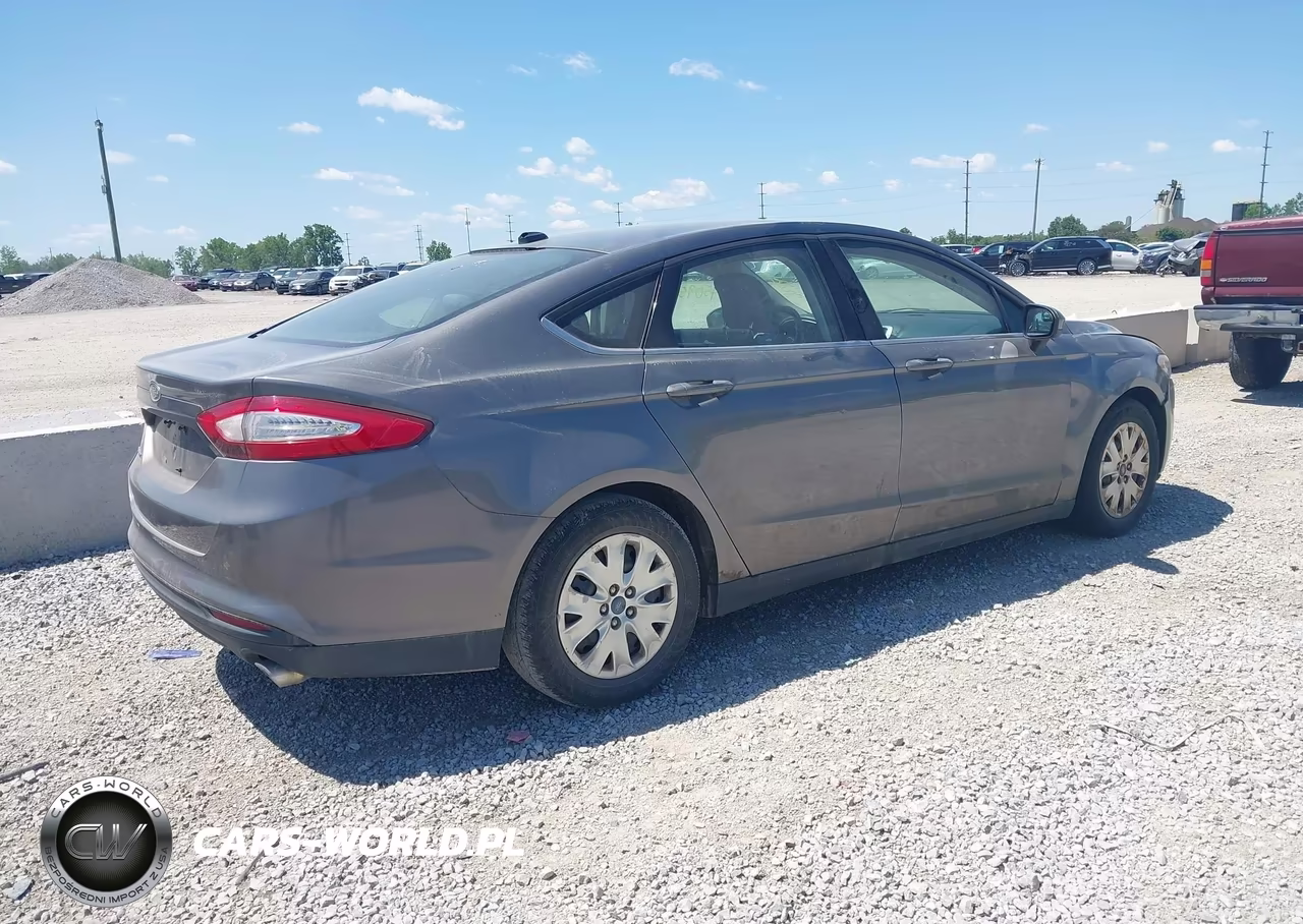 2014 Ford Fusion S VIN:3FA6P0G71ER108553 - 4