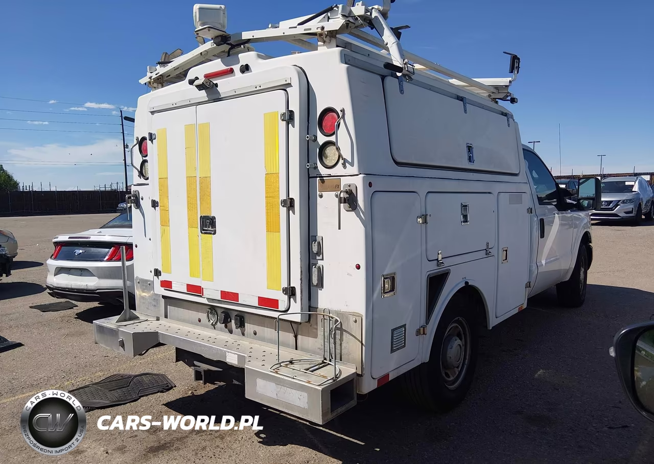 2013 Ford F350 Super Duty Utility - Service Truck VIN:1FDRF3A60DEB92616 - 4
