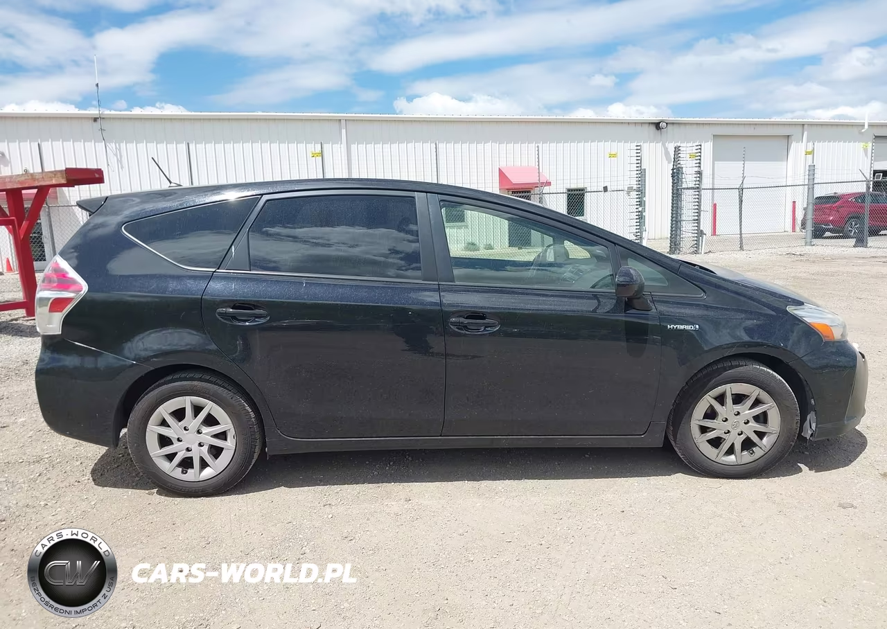 2015 Toyota Prius V Two VIN:JTDZN3EU5FJ033553 - 13